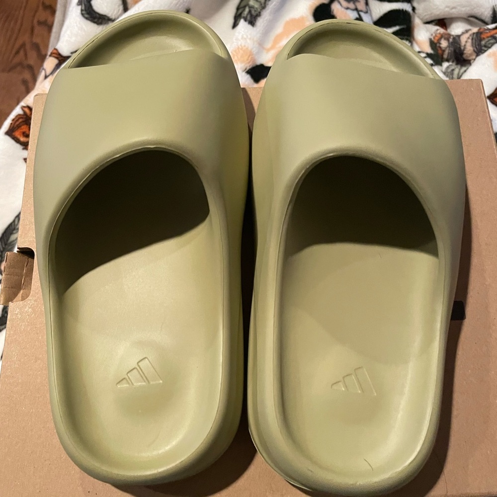 New, Never worn Yeezy Slides for sale!